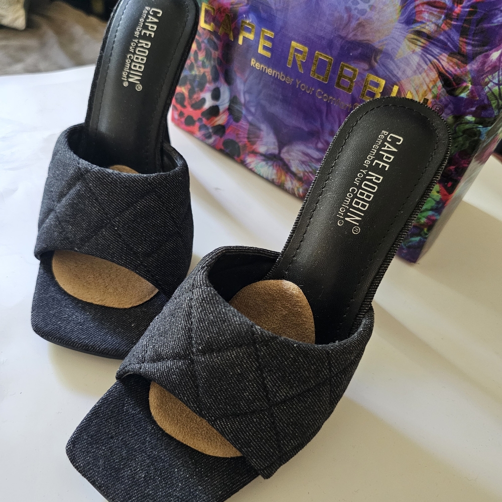 Cape Robbin Women's Black Slide Sandals